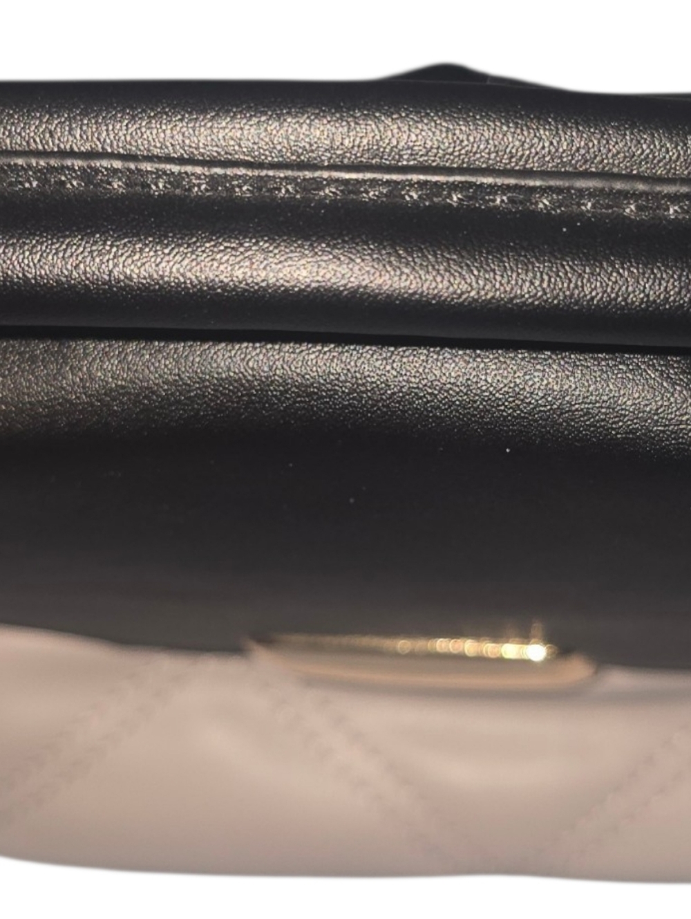 JEN & CO. Chic Two-Tone Quilted Crossbody Bag - Black & Cream 3 handel Options - Picture 4 of 12